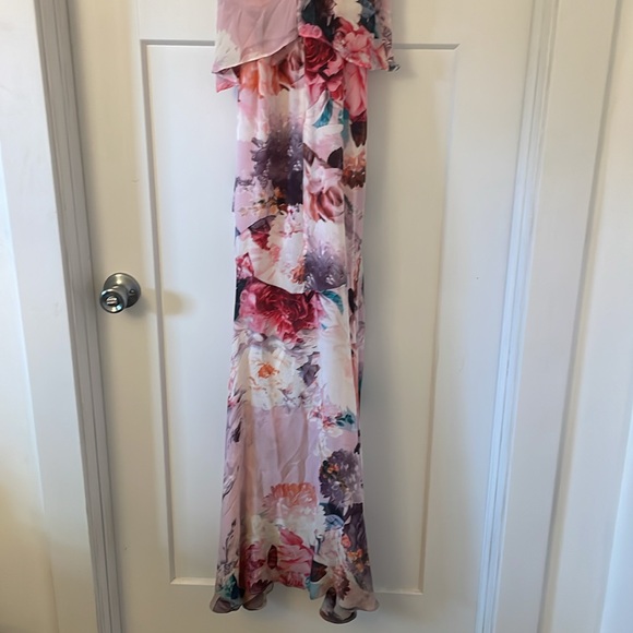 Parker black floral evening gown, size 0 - Picture 7 of 7